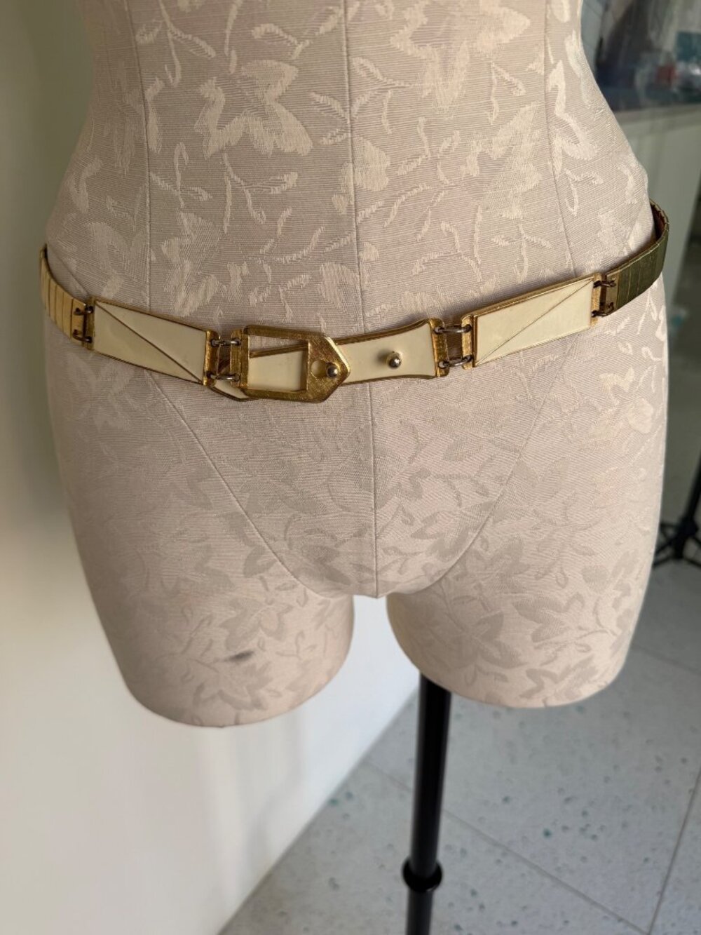 Accessocraft NYC Womens Gold-toned Metal Enamel Belt 30.5 inches Studs Vintage
